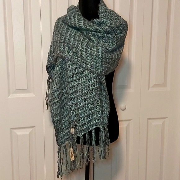 🎉HOST PICK🎉 Lucky Brand Scarf - Picture 1 of 3